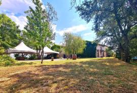 Beautiful Domain With Main House, Guest House, Reception Room And Annexes On 32888 M2 Of Land With Views Great Potential