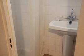 Atypical Village House With 60 M2 Of Living Space In Need Of Modernisation, Close To The River Beaches.