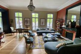 Mansion House with Guest House and Pool