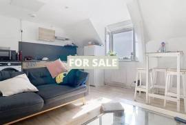 Town House Divided into Two Apartments