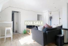 Town House Divided into Two Apartments