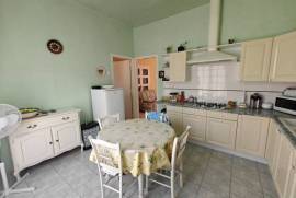 Detached Villa With Garden And Garage