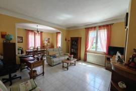 Detached Villa With Garden And Garage