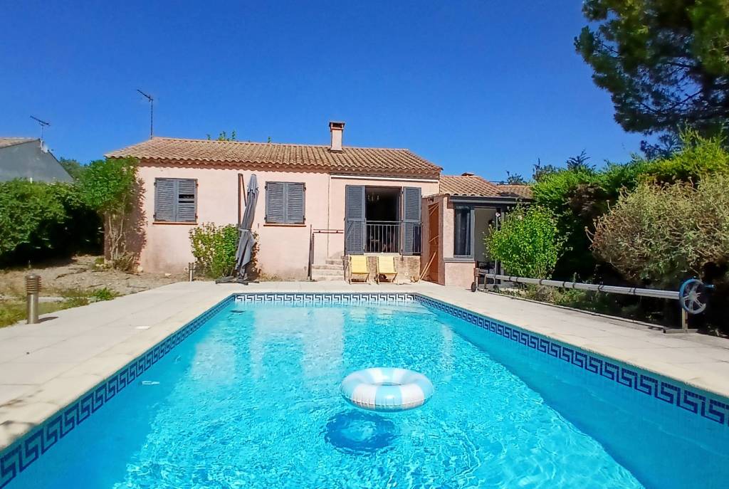 Detached Villa, Guest Cottage and Swimming Pool