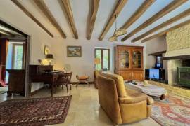 Detached Country House with Swimming Pool and Open Views