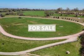Equestrian Property with Facilities by the Coast