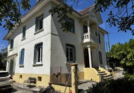 Detached Country House with Swimming Pool