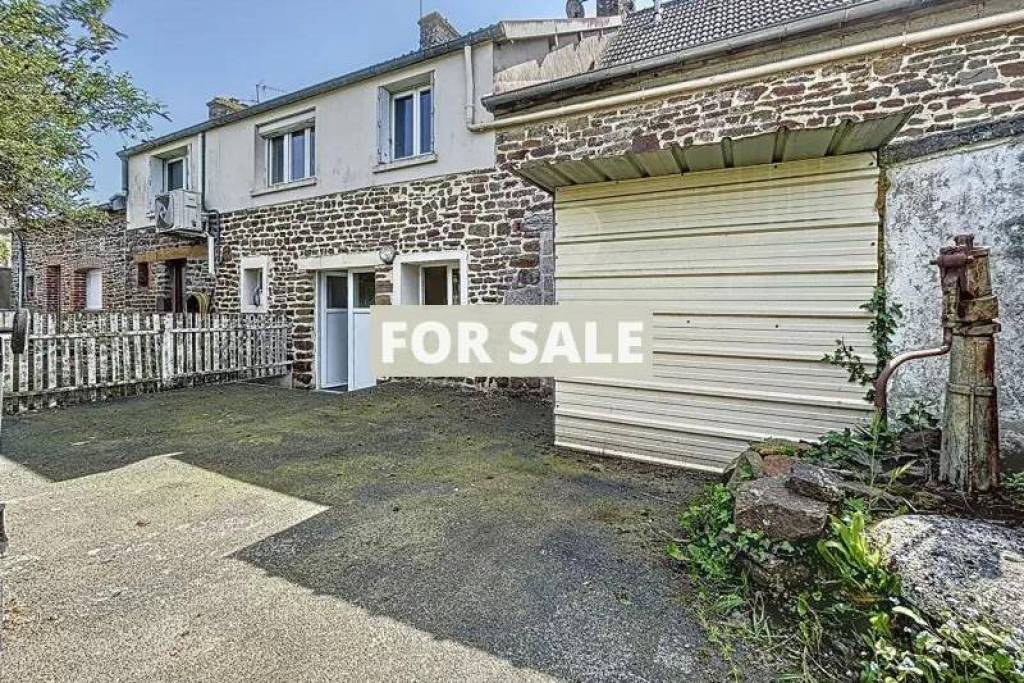 Traditional House with Garden Close to the Coast