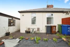 2 bedroom, Semi-detached bungalow for sale