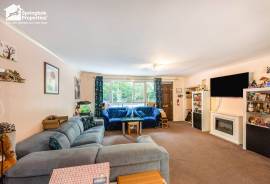 3 bedroom, Semi-detached bungalow for sale