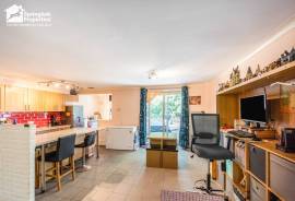 3 bedroom, Semi-detached bungalow for sale
