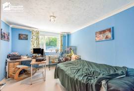 3 bedroom, Semi-detached bungalow for sale