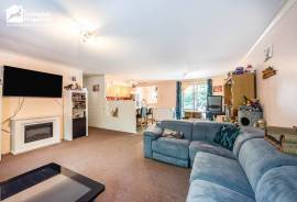3 bedroom, Semi-detached bungalow for sale