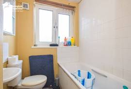 2 bedroom, Maisonette for sale