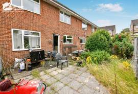 4 bedroom, Semi-detached house for sale