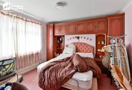 4 bedroom, Semi-detached house for sale