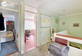 4 bedroom, Semi-detached house for sale