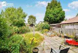 4 bedroom, Semi-detached house for sale