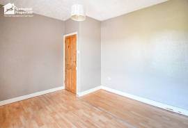 2 bedroom, Terraced House for sale