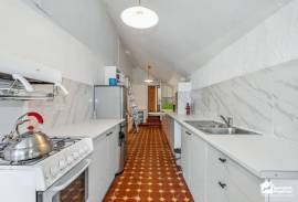 3 bedroom, Semi-detached house for sale