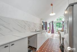3 bedroom, Semi-detached house for sale