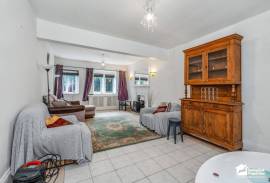 3 bedroom, Semi-detached house for sale