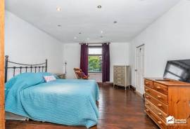 3 bedroom, Semi-detached house for sale