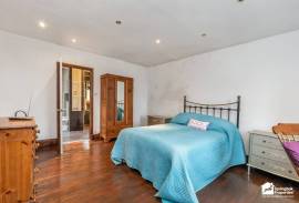 3 bedroom, Semi-detached house for sale