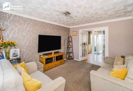 3 bedroom, Semi-detached house for sale