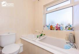 3 bedroom, Detached house for sale