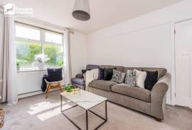3 bedroom, Detached house for sale