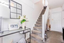 3 bedroom, Detached house for sale