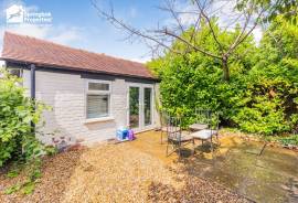 3 bedroom, Detached house for sale