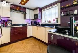 3 bedroom, Terraced House for sale