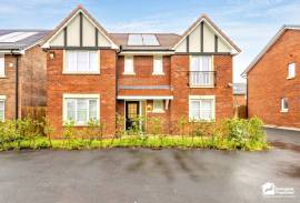 5 bedroom, Detached house for sale