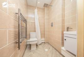 3 bedroom, Semi-detached house for sale