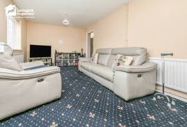 3 bedroom, Semi-detached house for sale