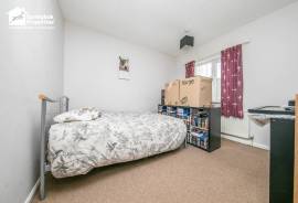 3 bedroom, Semi-detached house for sale