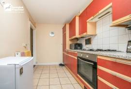 3 bedroom, Semi-detached house for sale