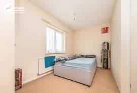 3 bedroom, Semi-detached house for sale