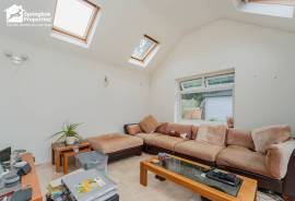 4 bedroom, Semi-detached bungalow for sale