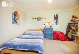 3 bedroom, Detached house for sale