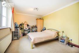 3 bedroom, Detached house for sale