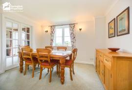 3 bedroom, Detached house for sale