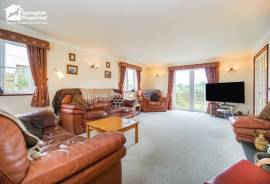 3 bedroom, Detached house for sale