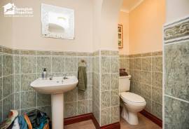 3 bedroom, Detached house for sale