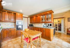 3 bedroom, Detached house for sale