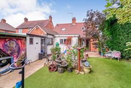 2 bedroom, Bungalow for sale