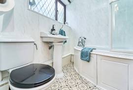 2 bedroom, Bungalow for sale