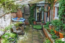 5 bedroom, Terraced House for sale